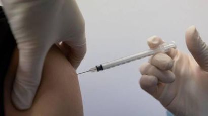 2 anos de vacinas contra Covid: o que aprendemos sobre resultados e efeitos colaterais