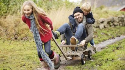 8 formas de ser mais feliz neste ano, segundo a ciência 
